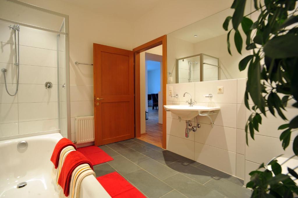 Appartements Altes Gericht Hopfgarten im Brixental Zimmer foto