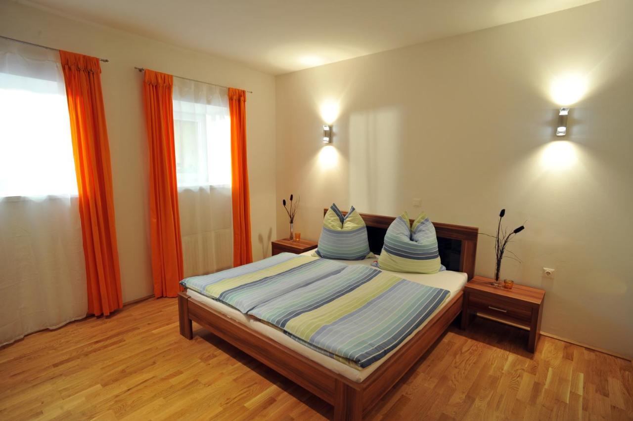 Appartements Altes Gericht Hopfgarten im Brixental Zimmer foto